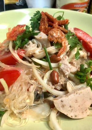รูปของ ยำวุ้นเส้นอารมณ์ดี :)
