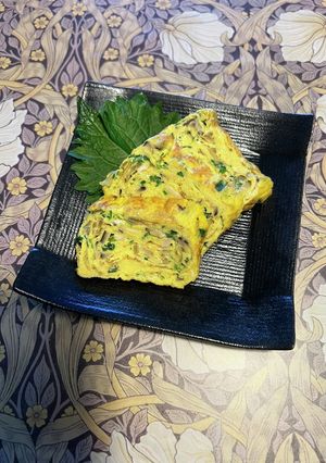 A picture of Thick Japanese Chive and Egg Omelet (Nira Tama Atsuyaki Tamago).