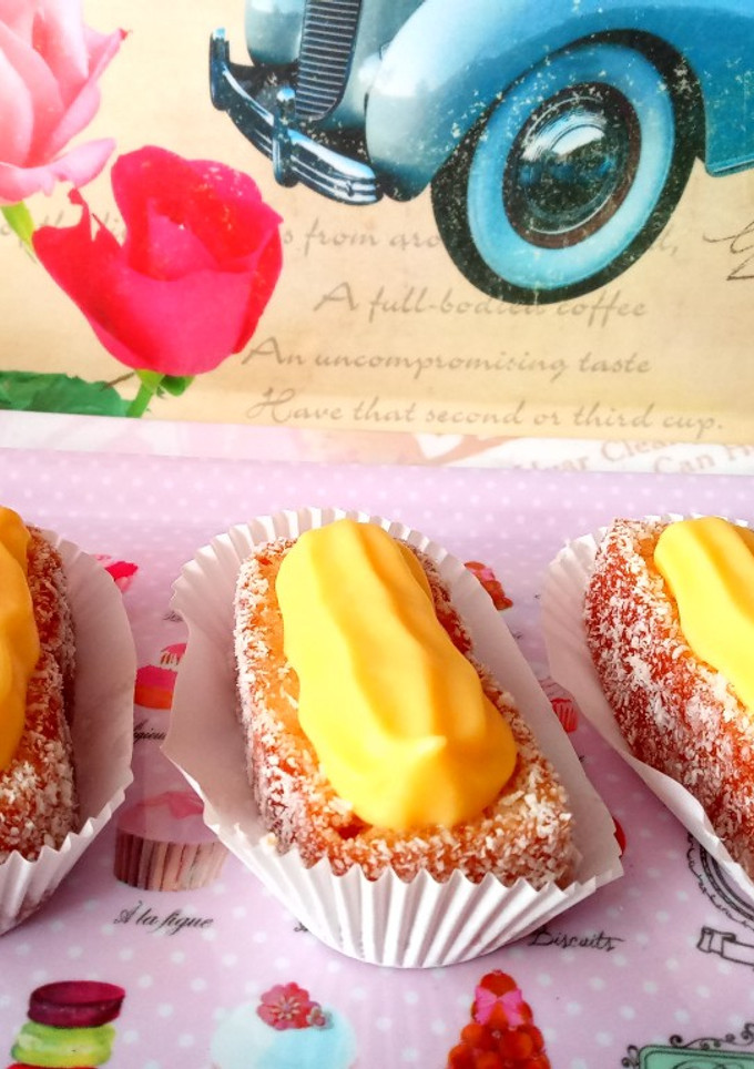 Una foto de Pastelitos de crema y coco