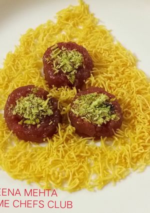 A picture of Bread, beetroot and sev halwa.