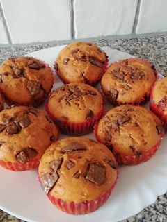 Joghurtos muffin csokidarabokkal recept fotója