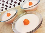 Une photo de mousse fruits rouges