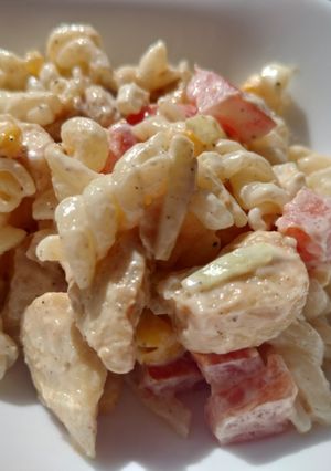 Színes tészta saláta recept fotója