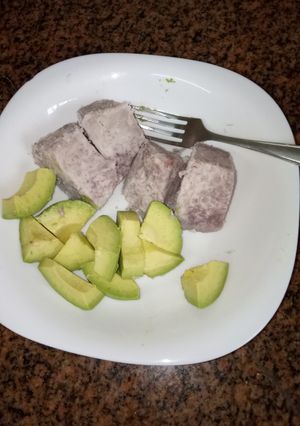 A picture of Boiled arrowroot and avocado hustlers bf#authormarathon.