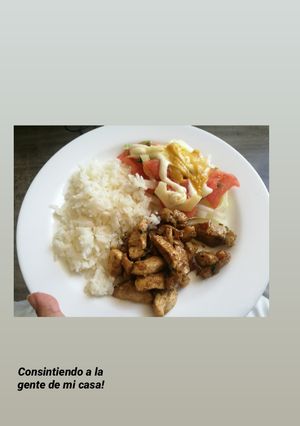 Una foto de Pollo en soya