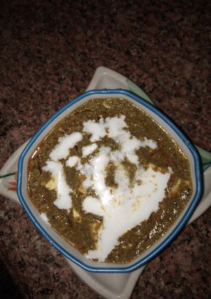 पालक खोया (Palak khoya recipe in hindi) रेसिपी मुख्य फोटो