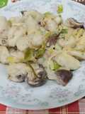 Ñoquis con hierbas, verdeo y champis