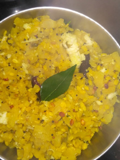 வாழைத்தண்டு பருப்பு பொரியல் (Vaazhaithandu paruppu poriyal recipe in tamil) செய்முறை முக்கிய புகைப்படம்