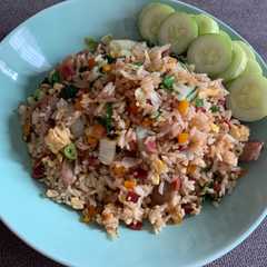 A picture of Nasi goreng sayur / nasi goreng leftovers.