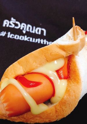 รูปของ ขนมปังไส้กรอก