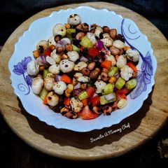 A picture of Healthy Makhana Salad.
