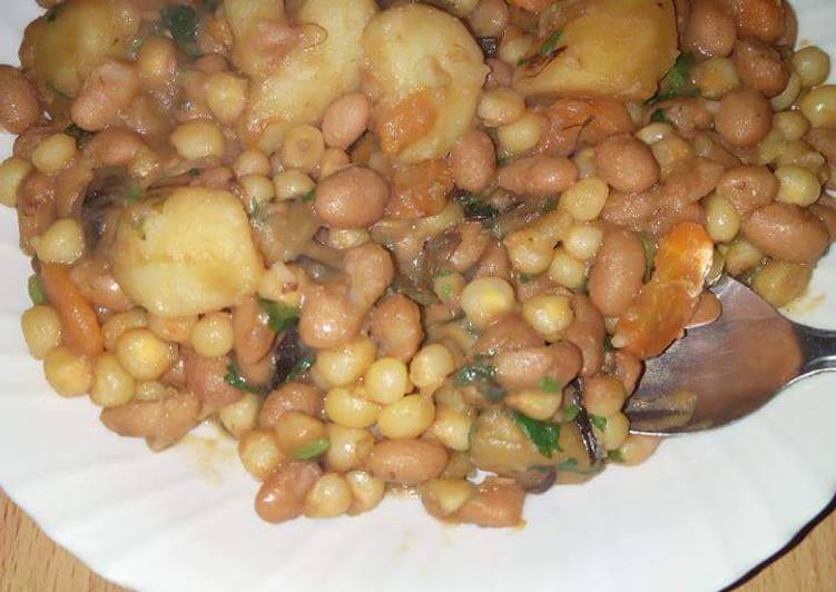 Step-by-Step Guide to Prepare Award-winning Githeri with Potatoes