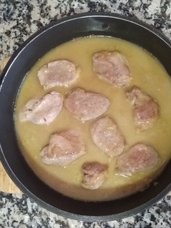 Una foto de Solomillo de cerdo al vino blanco