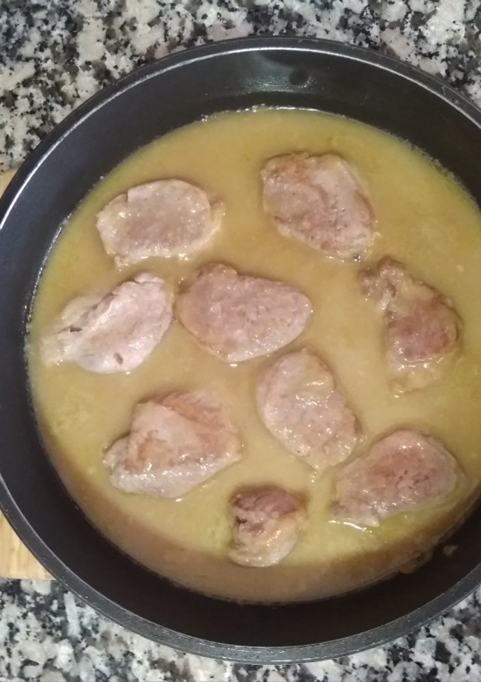 Una foto de Solomillo de cerdo al vino blanco