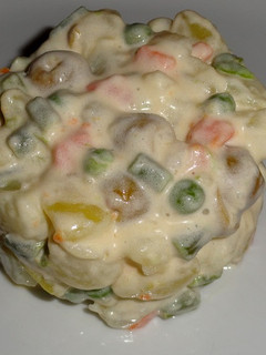Una foto de Timbal de ensaladilla fácil