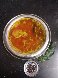 *மிளகு ரசம்*(milagu rasam recipe in tamil) செய்முறை முக்கிய புகைப்படம்