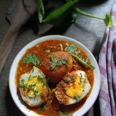 A picture of Egg Lababdar.