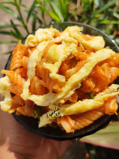 ঘরোয়া ডিম পাস্তা (dim pasta recipe in Bengali) রেসিপির প্রধান ছবি