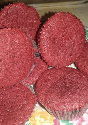 A picture of Red velvet cuppies with buttermilk #4wkschallenge.
