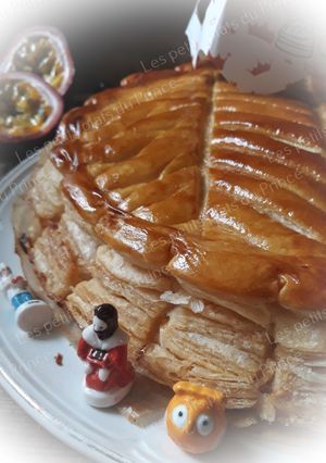 Une photo de Galette des rois à la frangipane fruit de la passion