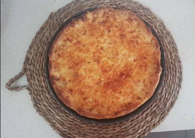 Pastel de pollo con masa de hojaldre