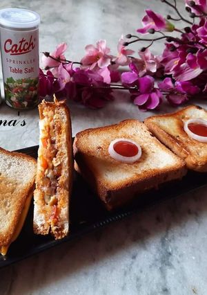 ব্রেড পিজ্জা স্যান্ডউইচ (Bread pizza sandwich recipe in Bengali) রেসিপির প্রধান ছবি