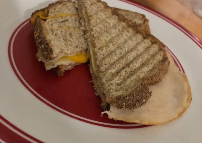Receta que sándwich de queso fundido a la plancha (grilled cheese sandwich)