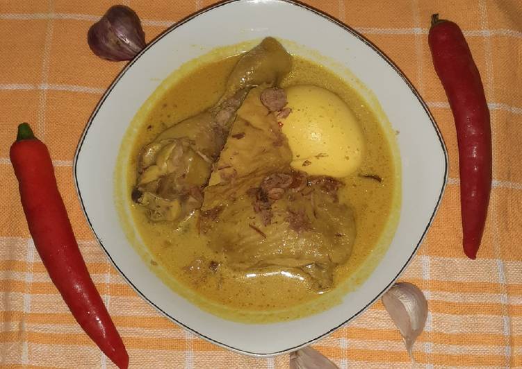 Gulai Ayam Tahu Telur