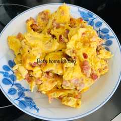 A picture of Telur Bacon.
