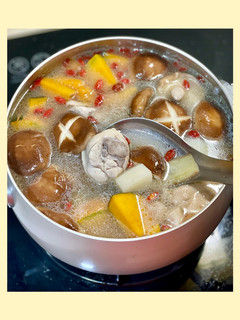 山藥南瓜香菇雞湯 簡單易上手 的食譜成品照片