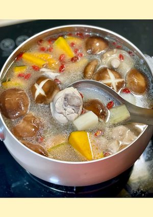 山藥南瓜香菇雞湯 簡單易上手 的食譜成品照片