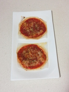 Una foto de Mini pizzas en obleas de empanadilla