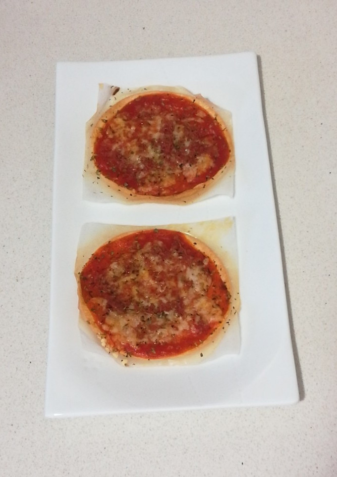 Una foto de Mini pizzas en obleas de empanadilla