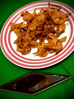 કાંદા ના ભજીયા (Kanda Bhajiya Recipe in Gujarati) રેસીપી મુખ્ય ફોટો