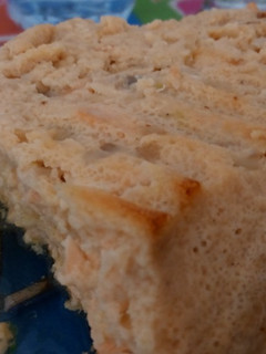Una foto de Pastel de salmón y gambas