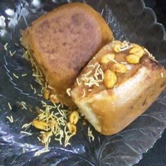 A picture of Dabeli.