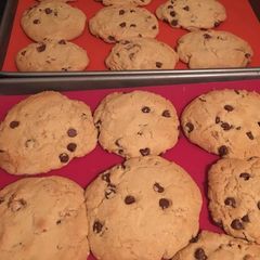 A picture of Easy chocolate chip cookies.
