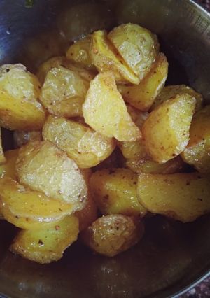 A picture of Fried potatoes.