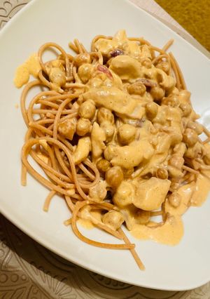 Tejszínes- mustáros csirkemell csicseriborsóval recept fotója