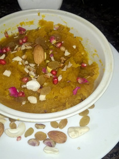 कद्दू का हलवा (Kaddu ka halwa recipe in hindi) रेसिपी मुख्य फोटो