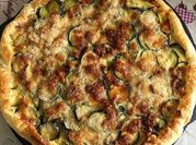 Una foto di pizza alla ricotta