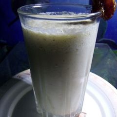 A picture of Apple date smoothie.
