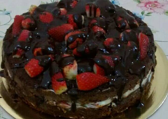 Torta de chocolate y frutilla 🤤 #deliciasparacompartir#tortadechocolate#
