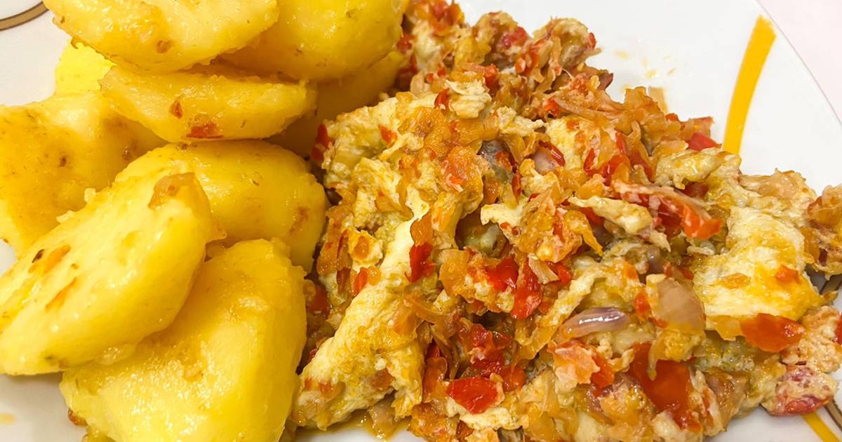Pan fry Irish potato with Scrambled egg sauce Recipe by Brenda Njemanze