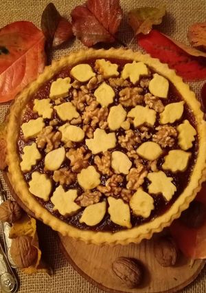 Foto di Crostata autunnale marmellata e noci