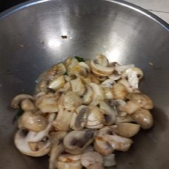 A picture of Butter, garlic mushroom.
