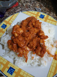 Una foto de Maafé de cacahuete: Arroz con pollo y salsa de cacahuete🇸🇳