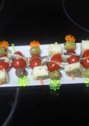 Foto principal de Banderillas de queso con orégano y boquerones en vinagre