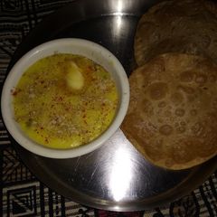 A picture of Dal puri.