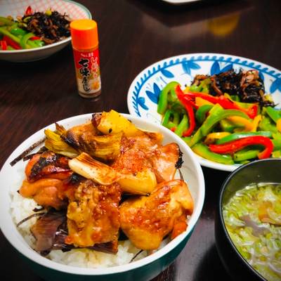 Bol de pollo teriyaki (鶏の照り焼き丼) / Comida japonesa Muy fácil Receta de Nao  Nutricionista 🇯🇵🇩🇴- Cookpad